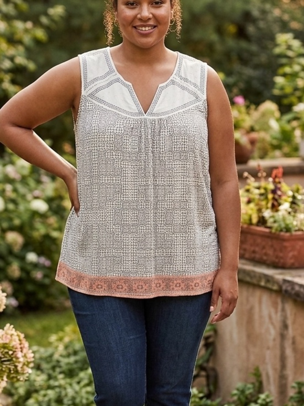 Flowy 1X bohemian patterned Elaine Rose sleeveless top soft viscose blend